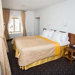 Manor Country Club & Hotel