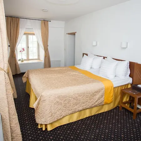 Manor Country Club & Hotell