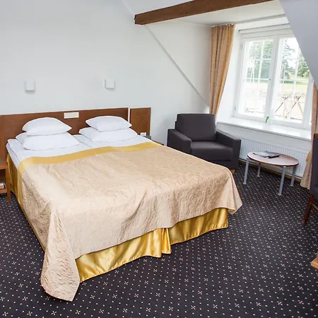 Manor Country Club & 4*