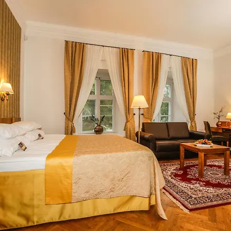 Hotell Manor Country Club &