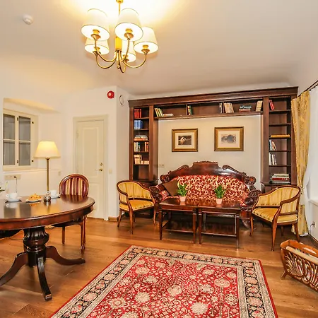 Отель Manor Country Club & 4*
