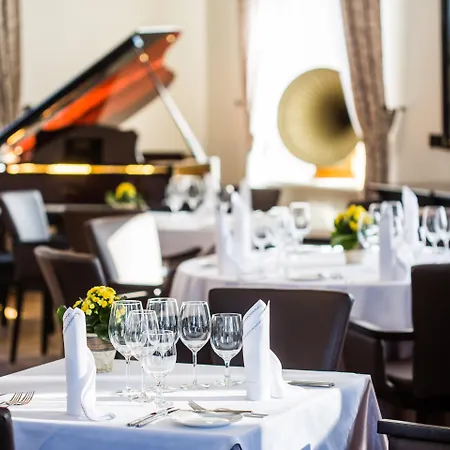 Manor Country Club & ホテル ヴィフラ