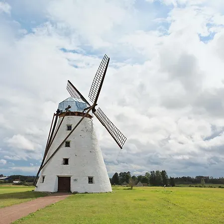 Manor Country Club & 4*