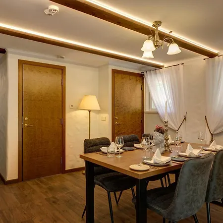 Manor Country Club &