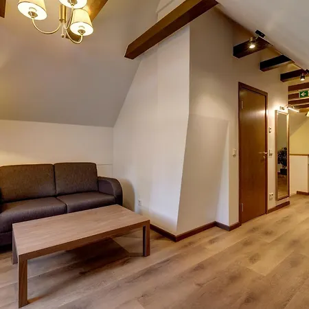 Manor Country Club & 4*