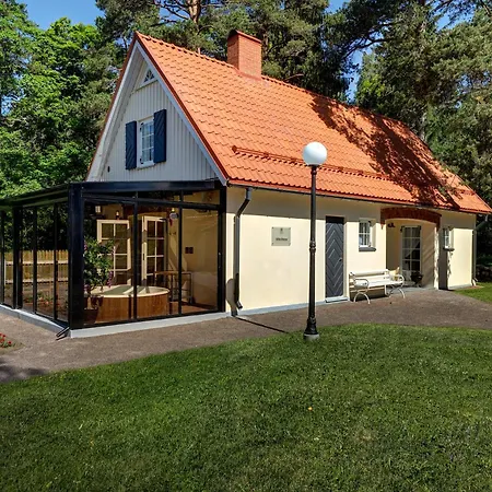 Отель Manor Country Club & 4*