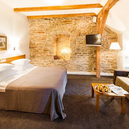 Manor Country Club & 4*