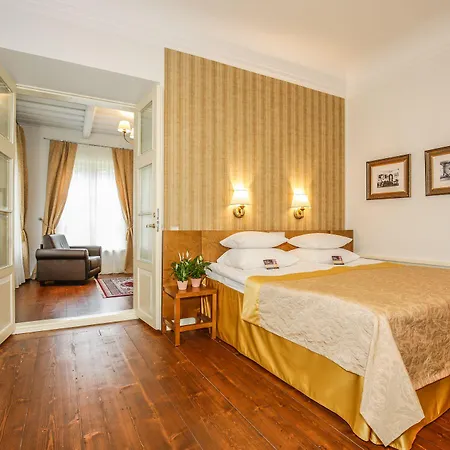 Manor Country Club & 4*