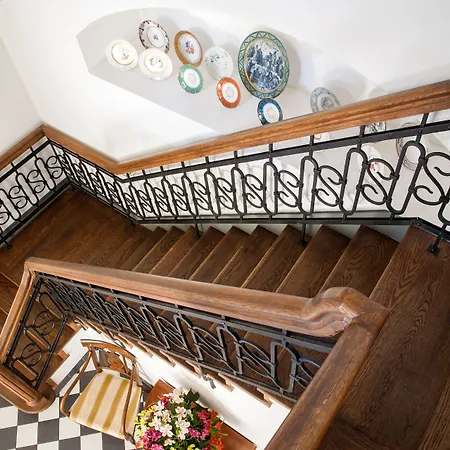 Manor Country Club &