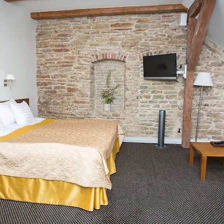 Manor Country Club & Hotel 4*