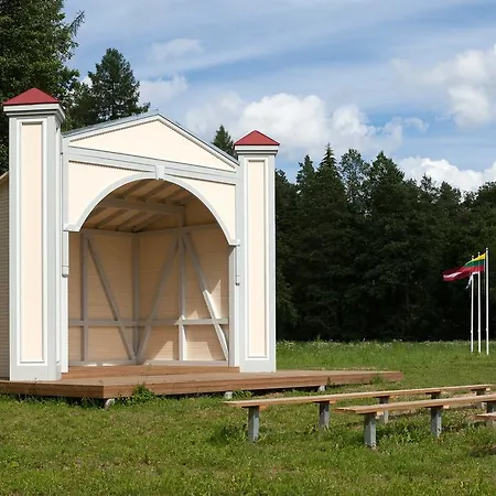 Manor Country Club & ホテル