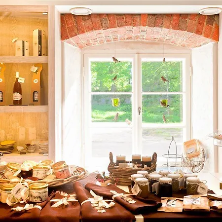 Hotell Manor Country Club & 4*