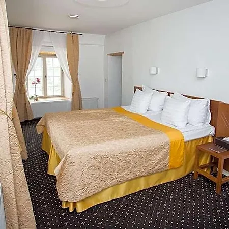 Manor Country Club & Отель