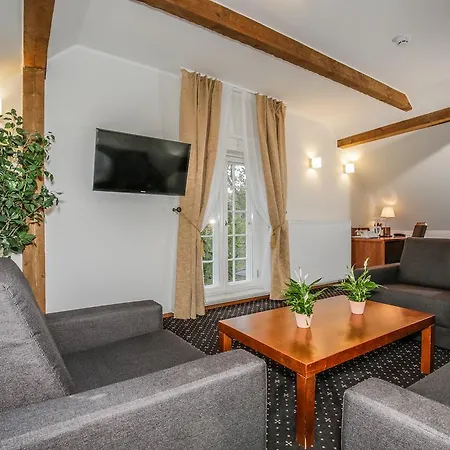 Отель Manor Country Club &