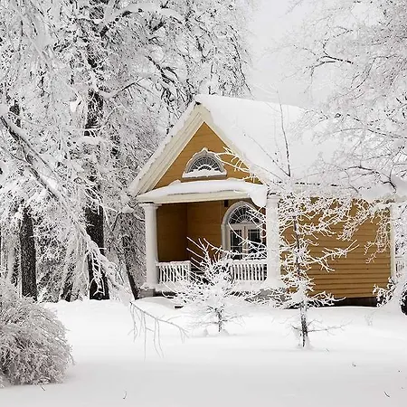 Manor Country Club & Отель