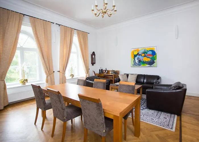 Manor Country Club &