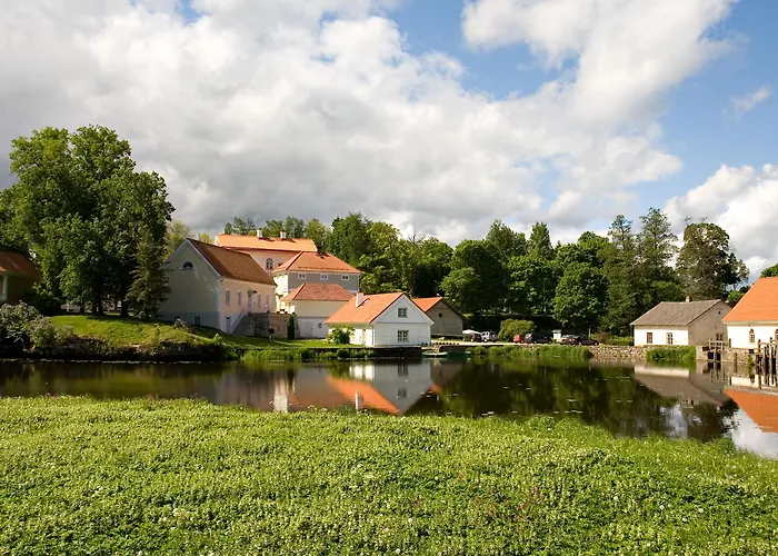 Manor Country Club & 4*