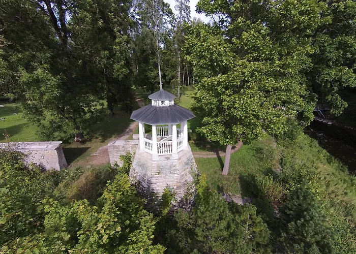 Manor Country Club &