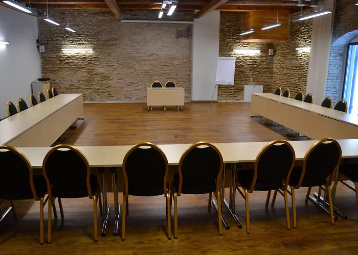 Manor Country Club & Hotel 4*