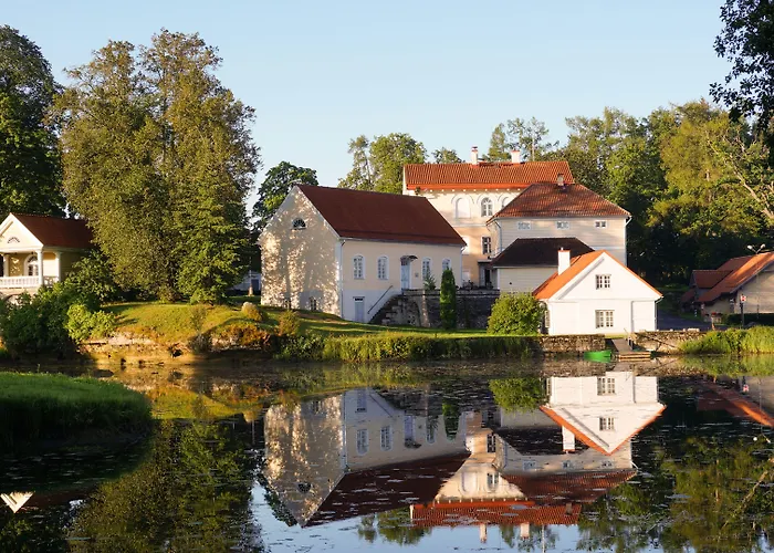 Manor Country Club &