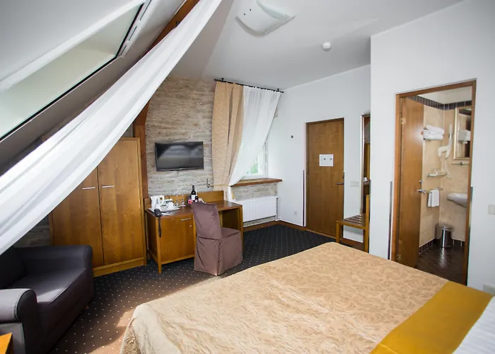 Manor Country Club & 4*