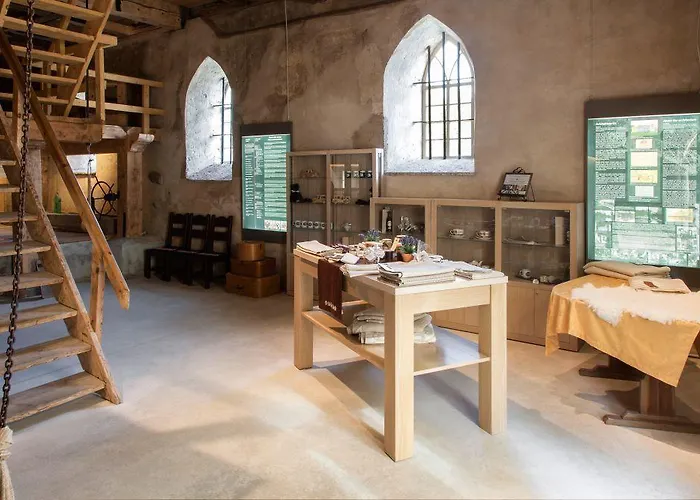 Manor Country Club & Hotel 4*