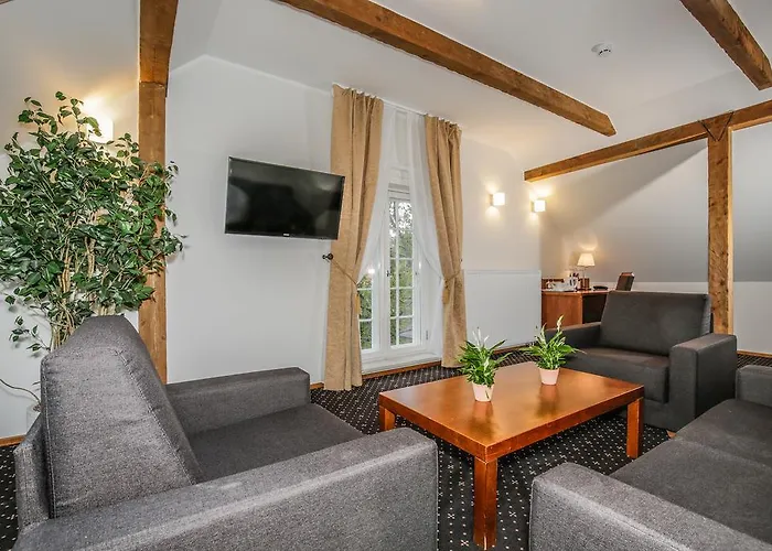 Otel Manor Country Club &